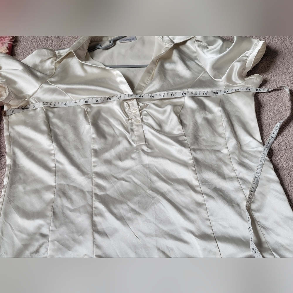 Women's Cream Puff-Sleeve Polo Blouse - Picture 7 of 8